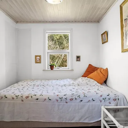 Jamie - From The Sea By Interhome * Hals